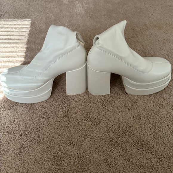 Steve Madden Cypress Cream Platform Boots new in box - Picture 6 of 8